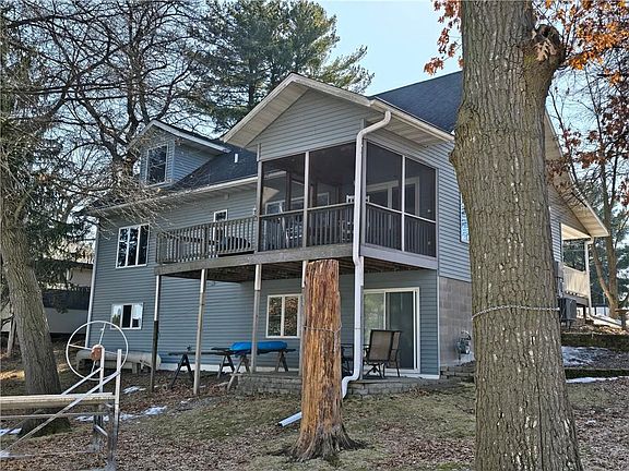 3rd image of 1728 Pinewood Avenue