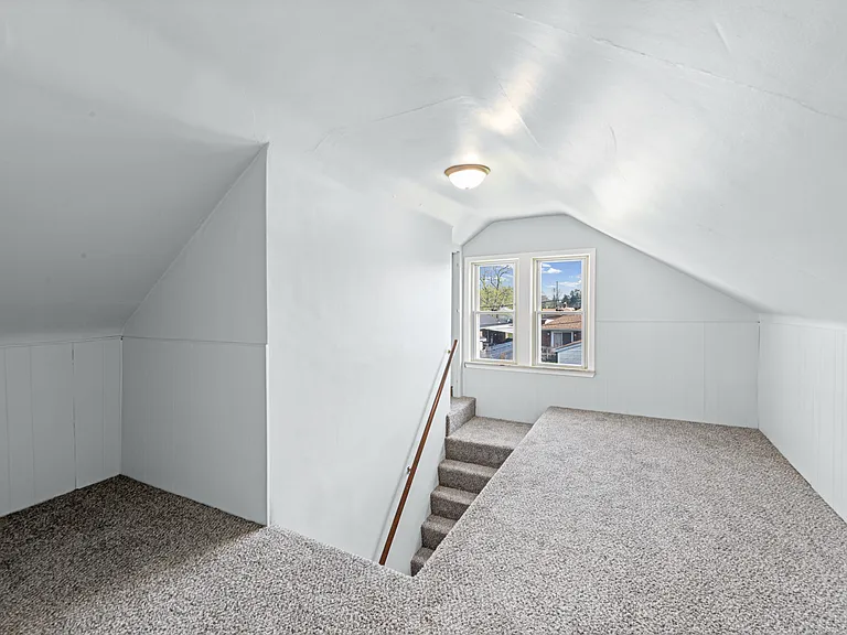 922 Mayflower Ave — Photo 27