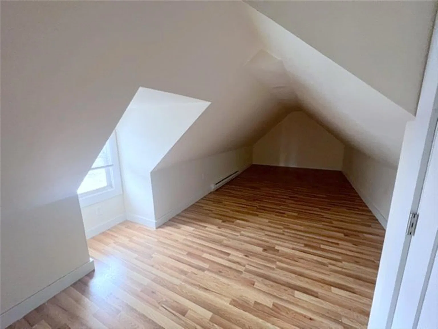 2 bed, 700 sqft, $2,600 — Photo 4