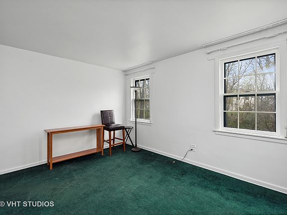4th image of 305 E Washington St