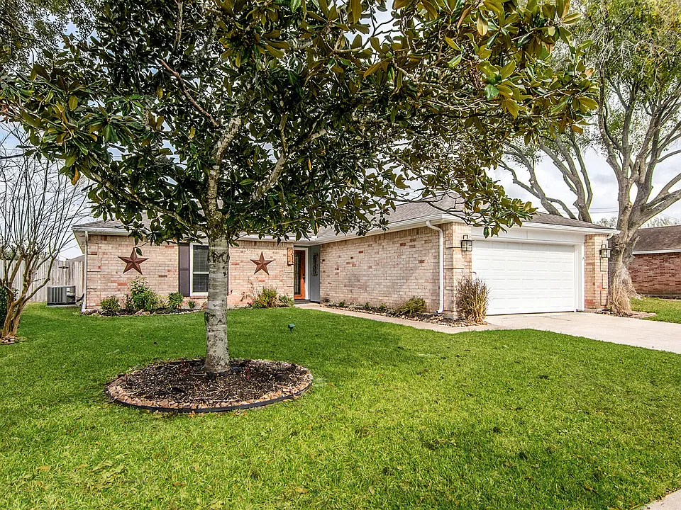 3015 Pilgrims Point Ln