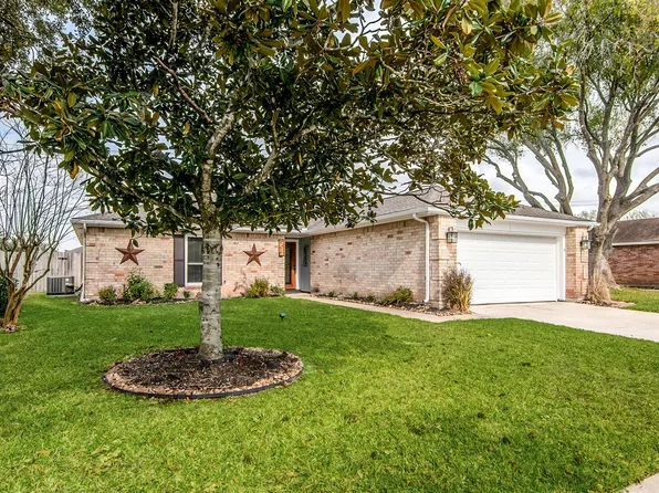 3015 Pilgrims Point Ln, Pearland, TX 77581