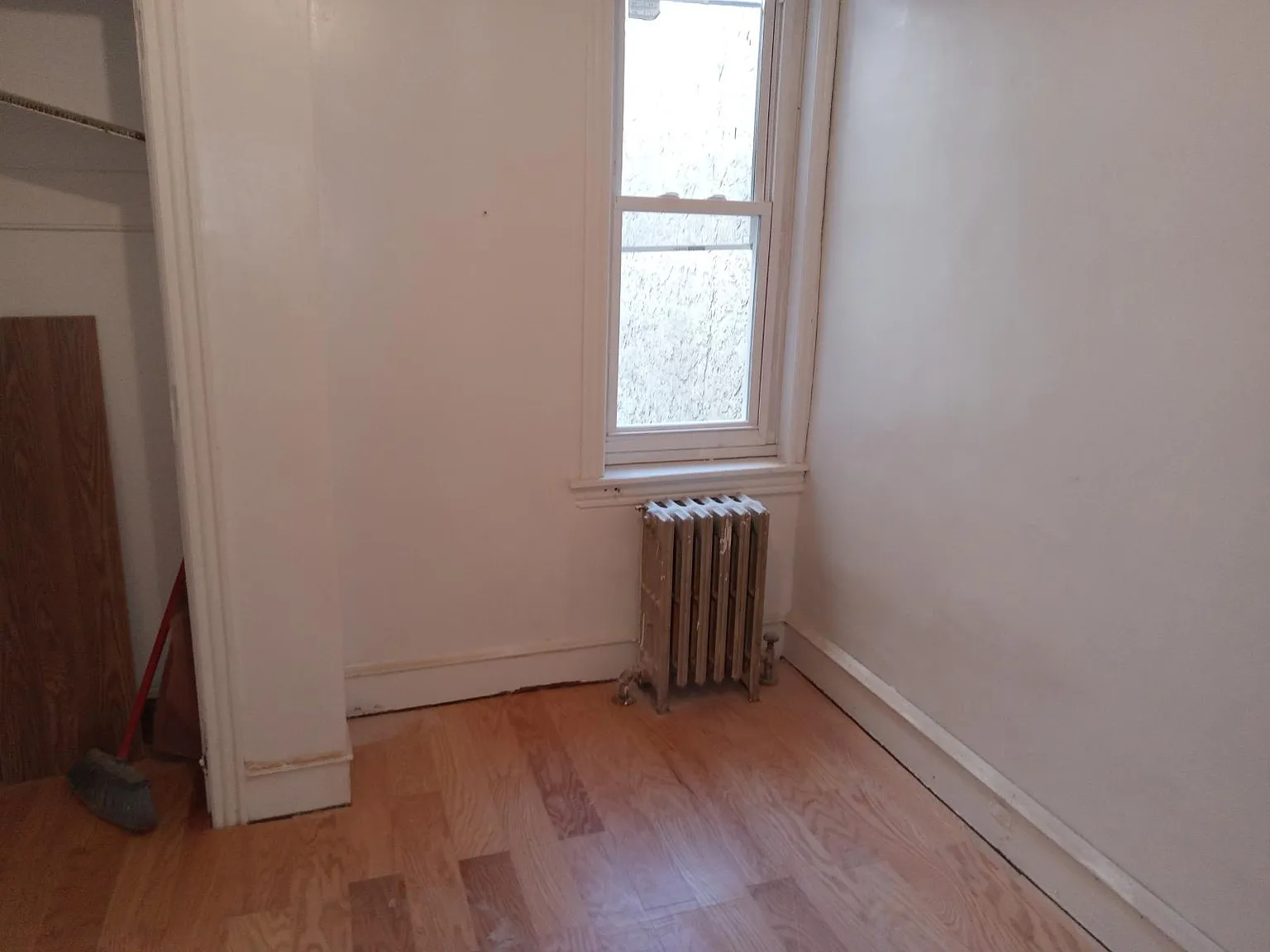 105 N Yewdall St — Photo 2