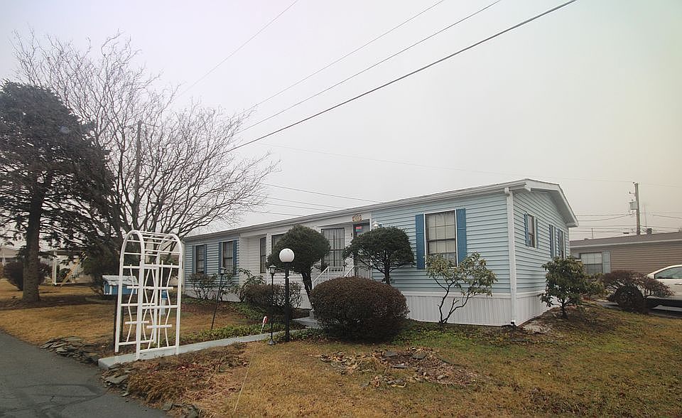 1st image of 301 3rd St