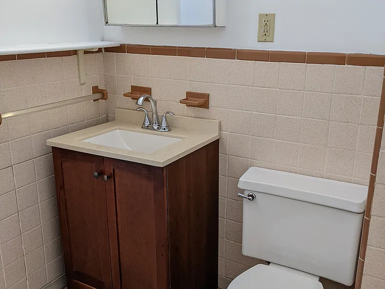51 Dana St #2 — Photo 8