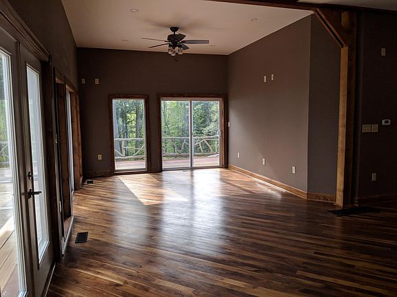 Livingroom walnut floors