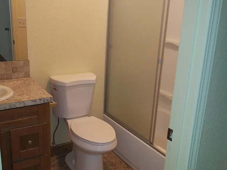 bathroom in bedroom #5