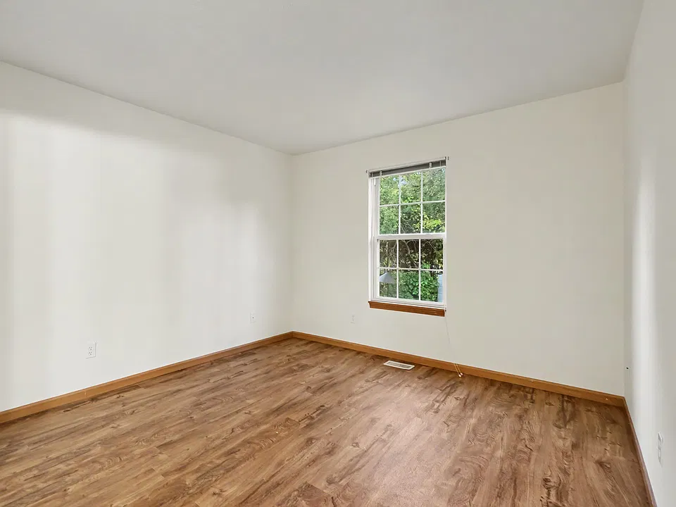 6105 Fairgrove St #6105