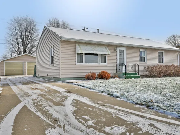 1404 N Mantorville Ave, Kasson, MN 55944