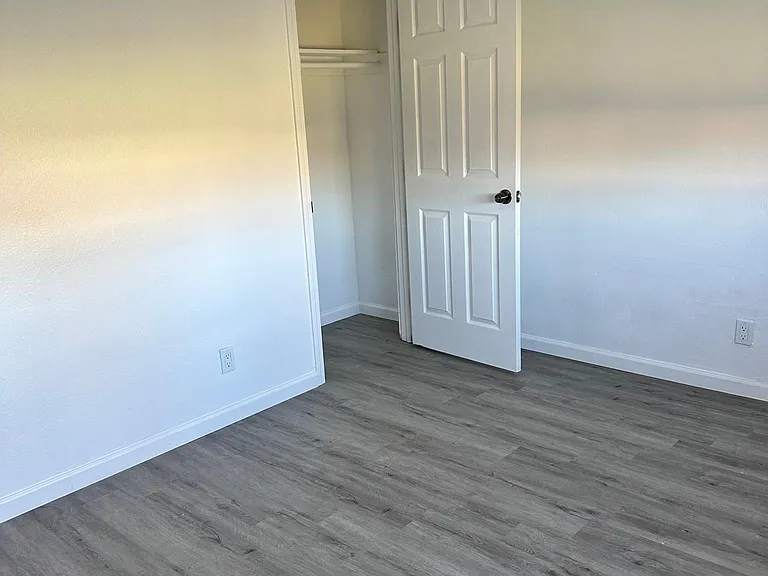 1722 Linda Ave — Photo 9