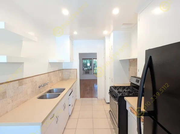 2400 Grandview Ave, Venice, CA 90291