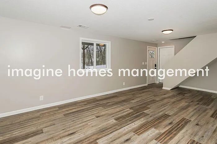 100 Crystal Lake Rd W — Photo 17