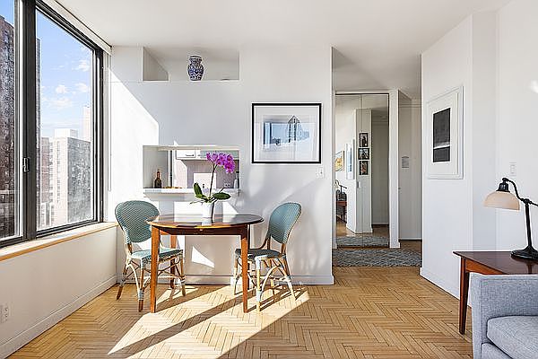 1st image of 300 E 93rd St APT 32E