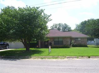 1202 Park Ave, Bonham, TX 75418