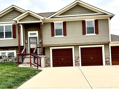 1212 Viola St, Smithville, MO, 64089