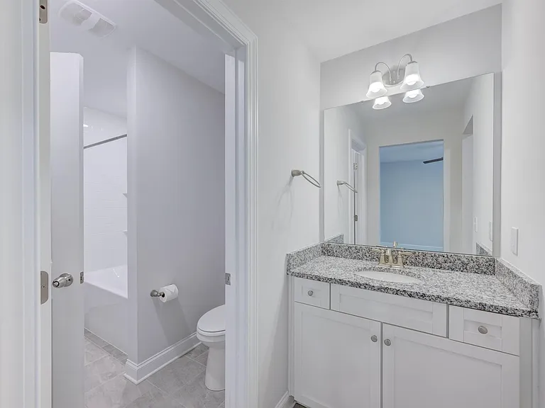300 Sunnycrest Ln — Photo 32