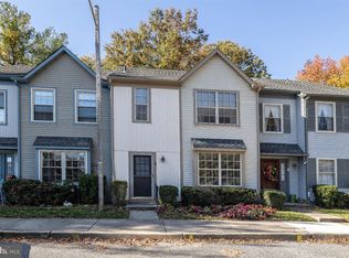 8 Village Ct, Audubon, NJ 08106