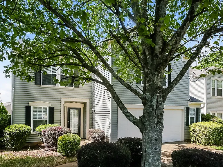 8817 Oak Dr NE — Photo 5