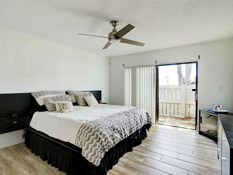 639 Banks Rd — Photo 16