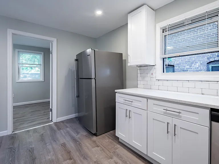 169 Hutton St #2 — Photo 5