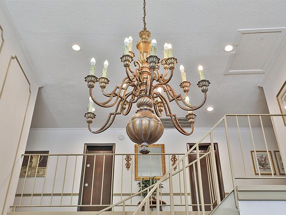 3rd image of 2822 Briarhurst Dr APT 60