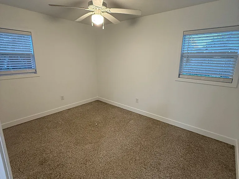 182 W Lakeview Ave — Photo 24