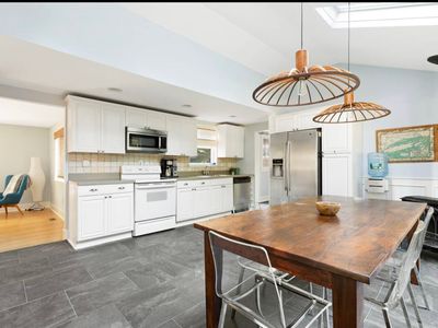 19 Old Squiretown Rd, Hampton Bays, NY, 11946