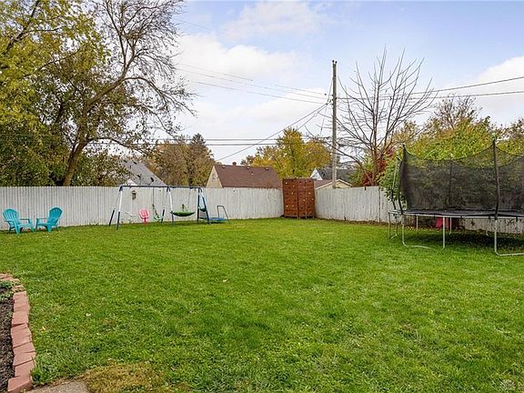 4th image of 724 Alexander Dr