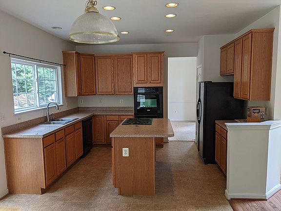 3rd image of 9407 Sanborne Ct