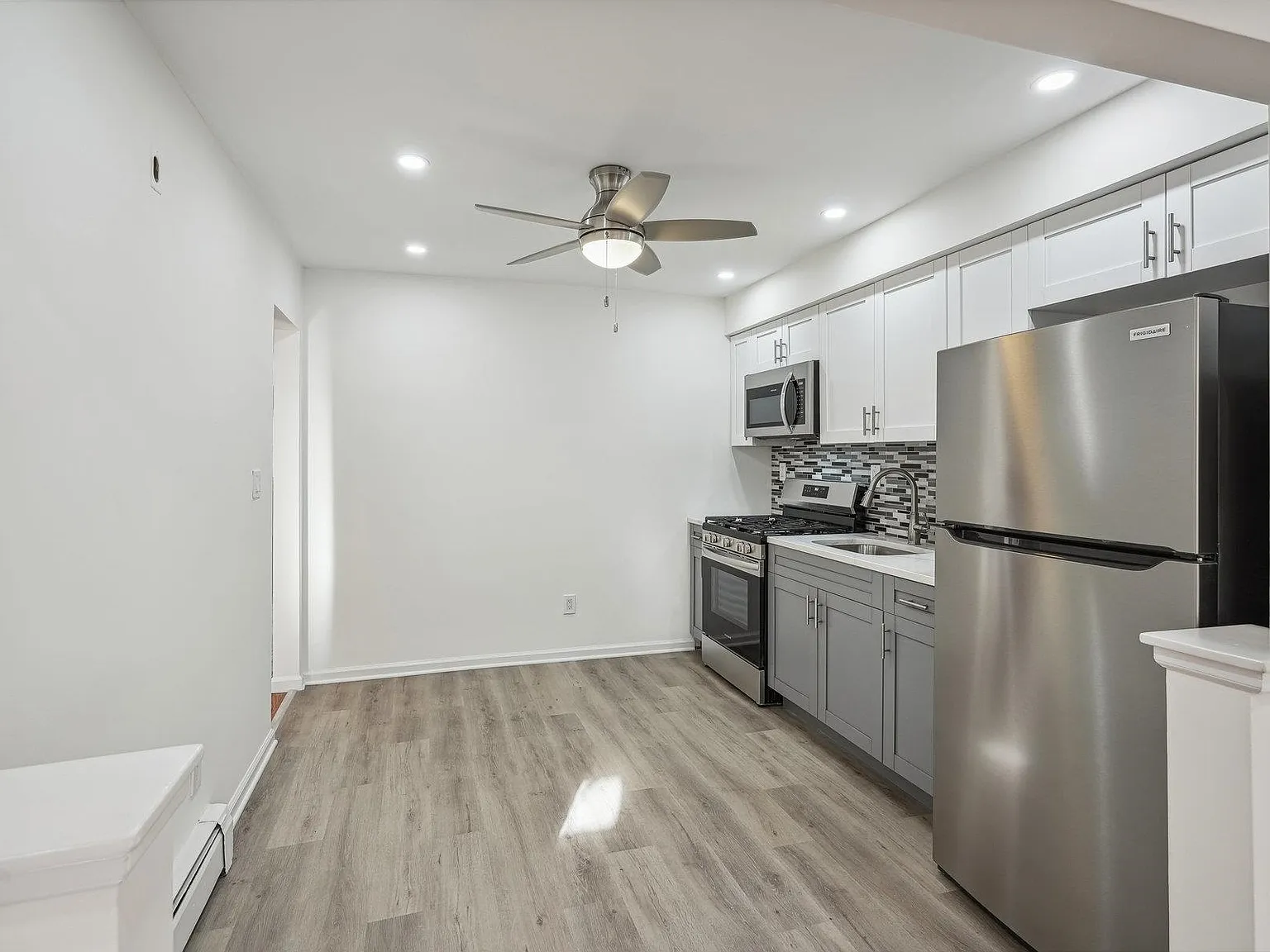 2 bed, 1.0 bath, $2,500 — Photo 3