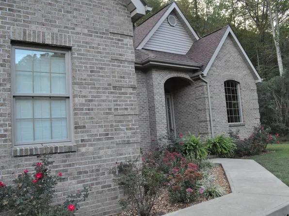 939 State Highway 610 W, Virgie, KY 41572