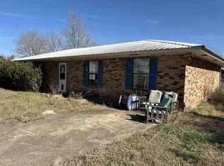 4417 Chataignier Rd, Ville Platte, LA 70586