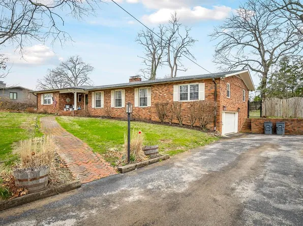 1090 Oaklawn Dr, Cookeville, TN 38501