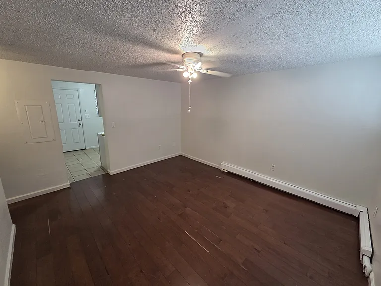 1132 Xanthia St #1132 — Photo 4