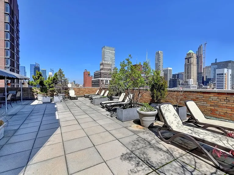 10 Park Ave #14R — Photo 9