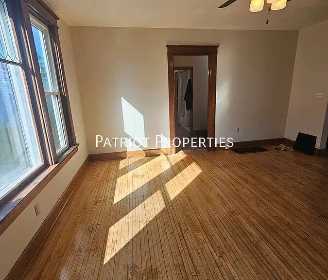 603 1/2 N Superior Ave — Photo 41