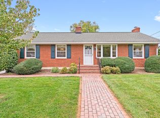 3757 Fairburn Dr, Roanoke, VA 24018