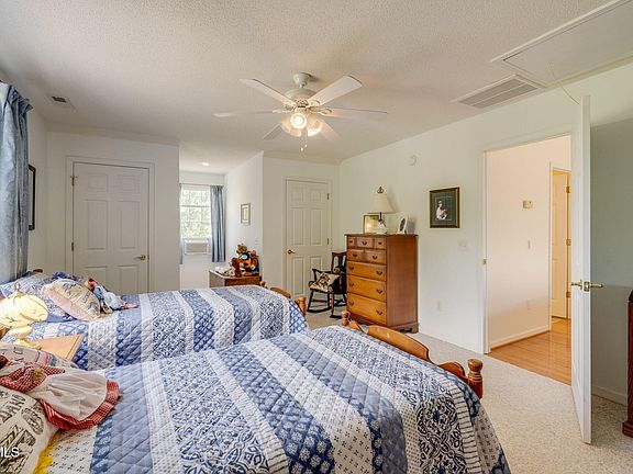 33rd image of 490 Cockatiel Rd