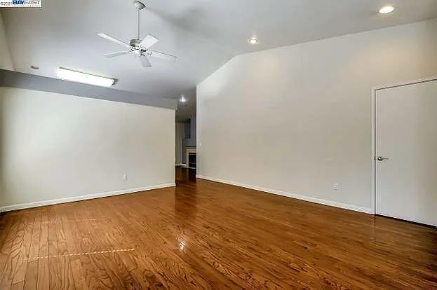 509 Saddleback Cir — Photo 22