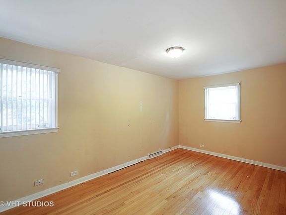 5th image of 777 E 156th Pl