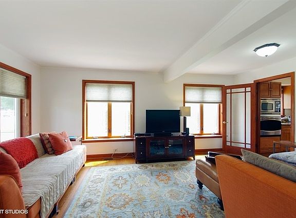 4th image of 3803 W Pratt Ave