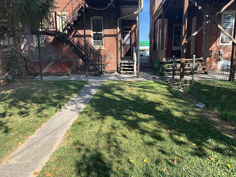 1114 W Market St #1 — Photo 13