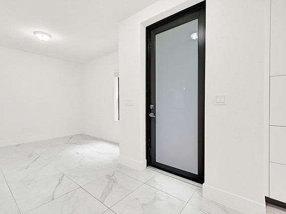 4th image of 407 Bella Sol Way