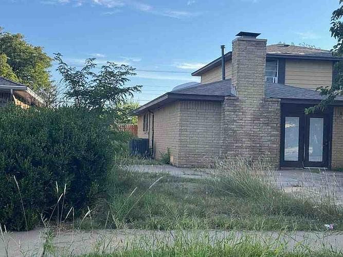 2nd image of 2818 Porter Dr