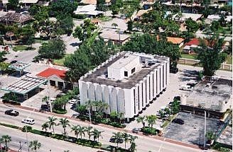 3rd image of 12955 Biscayne Blvd Ste 402