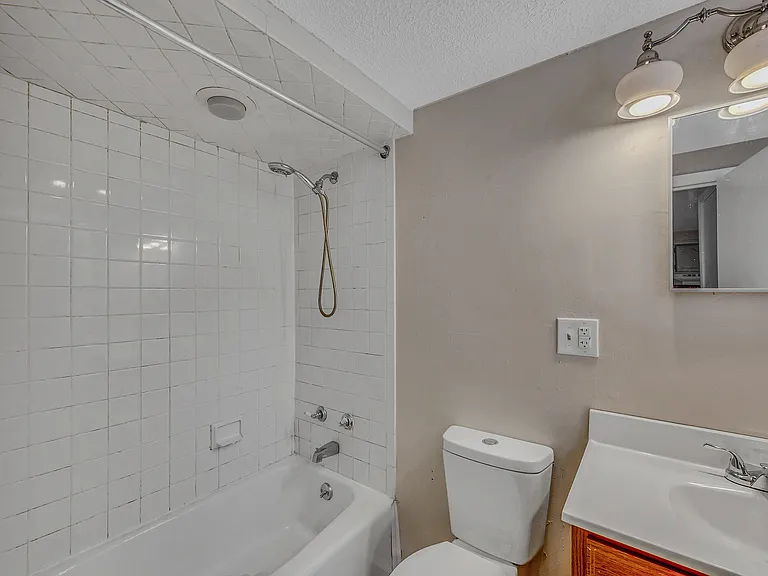 194 Parsonage St — Photo 10