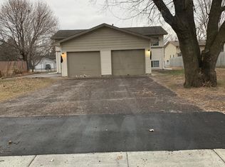 12900 Belle Aire Dr, Champlin, MN 55316