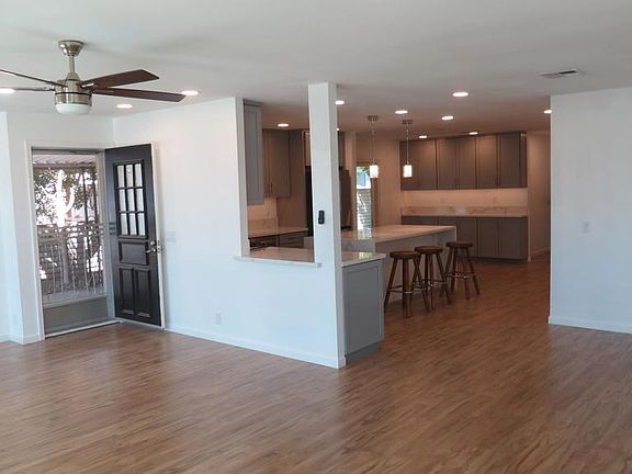 4th image of 39368 Warm Springs Dr