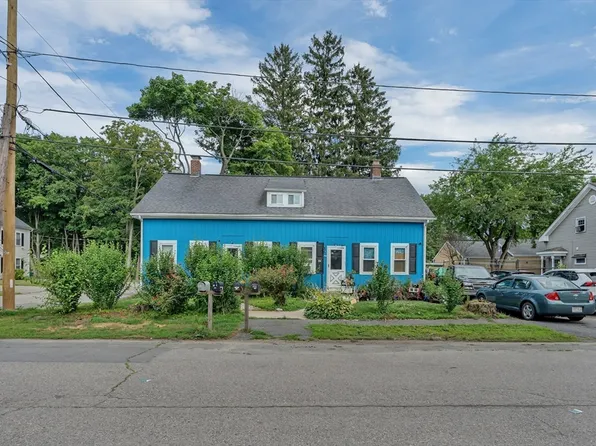 196-198 Knight Ave, Attleboro, MA 02703