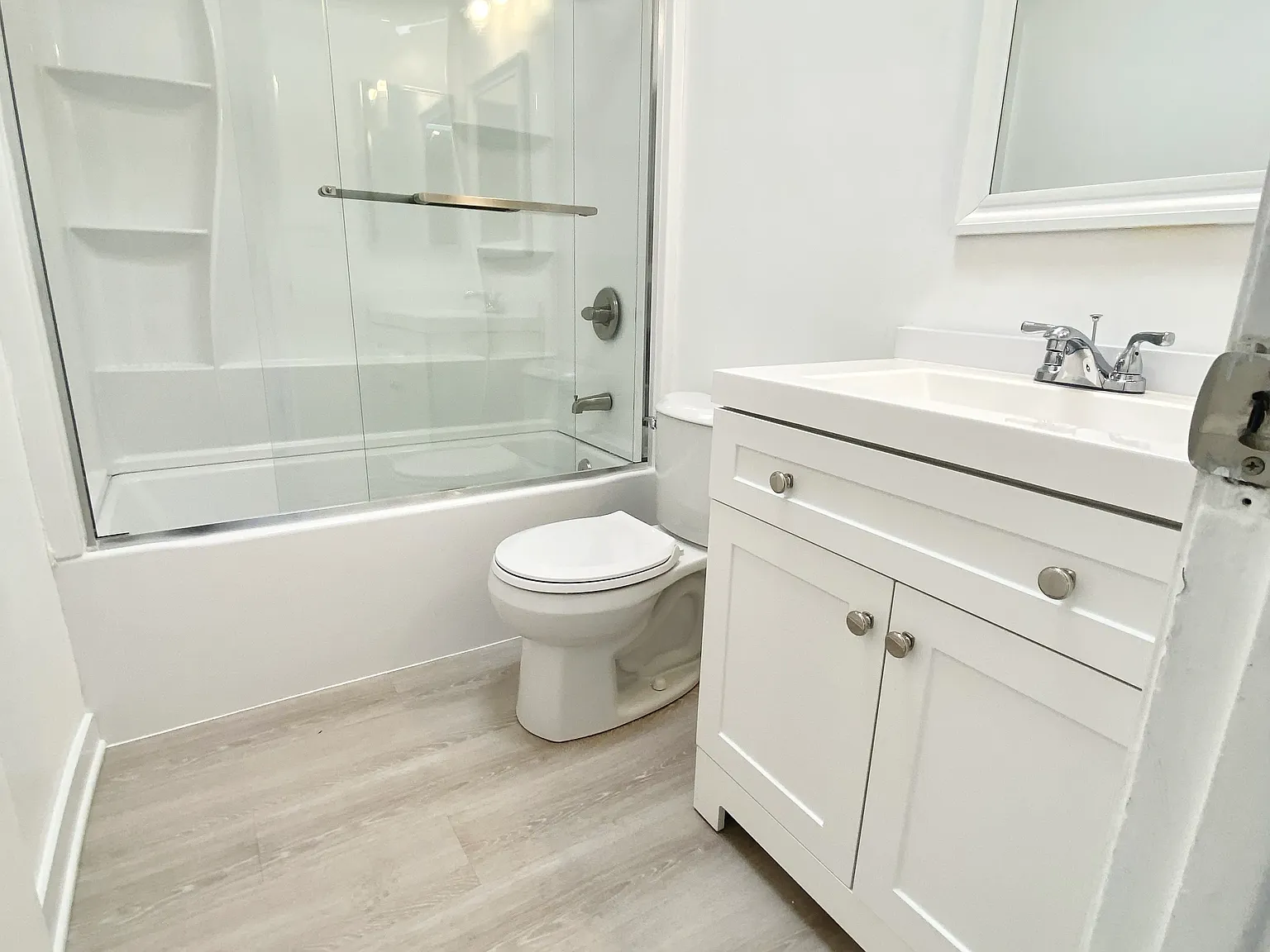 2 bed, 975 sqft, $3,400 — Photo 4